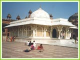 Tomb of Salim Chisti, Jaipur